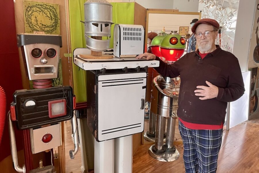 Bill Christman's Gallery/Consignment Shop Aims to Make the Loop Weird Again